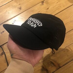 Running club bungee hat